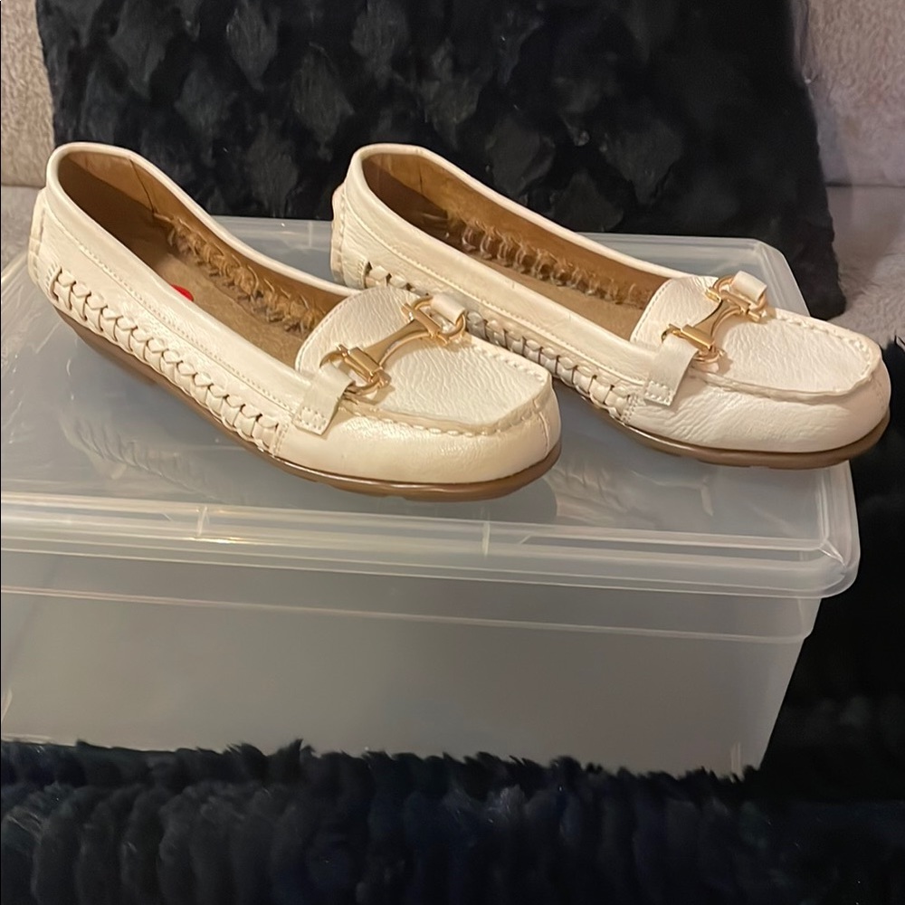 White Moccasin-Inspired Flats with Bow Detail